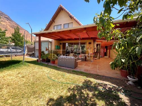 Casa En Venta De 4 Dorm. En Condominio El Umbral Chicureo
