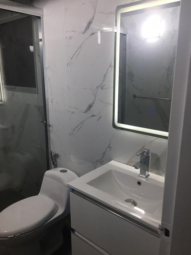 Se Alquila Apartamento En Los Palos Grandes Remodelado Totalmente Amoblado A Estrenar Todo Nuevo , 2 Habitaciones.