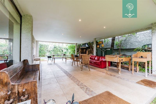 Venta Casa 6 Dormitorios 4 Baños En Cerro Calan, Las Condes
