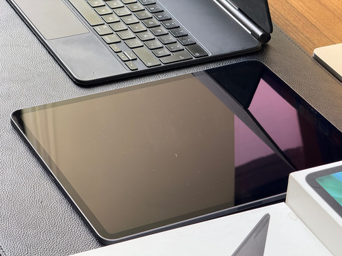 Apple Ipad Pro 4ta Gen 12.9 256gb + Magic Keyboard Gris Oscuro (Usado)