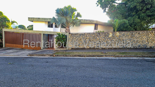 Casa En Venta En El Cafetal Calle Cerrada Casas En Caracas Angela Tochon