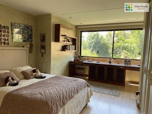 Casa En Venta De 4 Dorm. En Las Condes