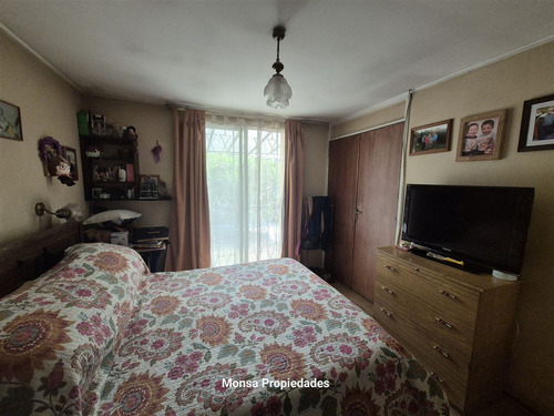 Casa En Venta De 3 Dorm. 1 Baño Con Amplio Patio En Macul