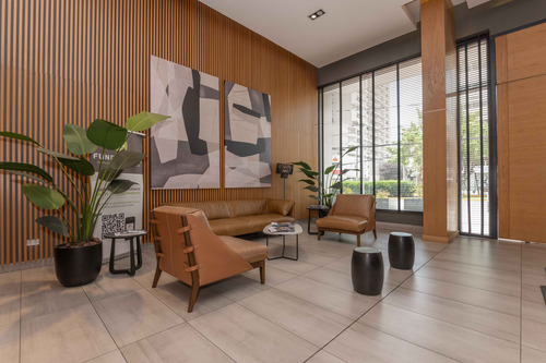 Edificio Av. Irarrázaval (1 Est. 1 Bod.) Vista Poniente Pi
