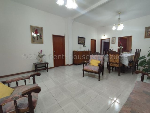 Gbf 25-16310 La Barraca Vendo Bella Y Amplia Casa Con Terreno Contácteme Ya.