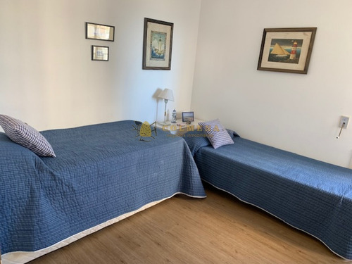 Apto En Muy Buena Ubicacion En Parada 1 Brava, De 3 Dor, 2 Baños Linda Vista. Consulte!!!!!!!-ref:2070