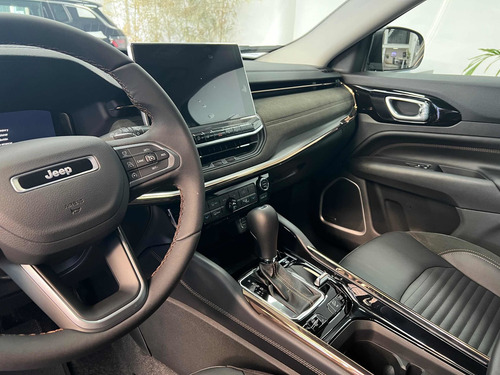 Imagen 8 de 14 de Jeep Commander 2022 2.0 Td380 At9 4x4 7pas Limited