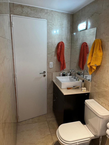 Departamento De 4 Ambientes Dependencia En Venta En Acassuso.