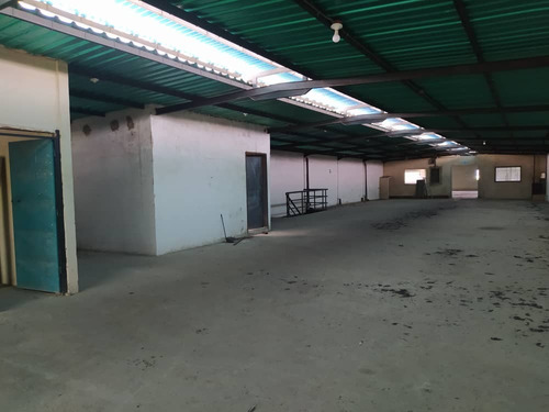 Se Alquila Edificio Avenida Constitucion