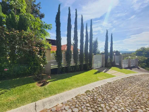 Venta Casa Jacarandas Con Alberca, Enorme Jardín, Amueblada, Equipada, Vistas Espectaculares Con Todos Los Servicios En Fracc Rancho San Diego Ixtapan De La Sal Edomex