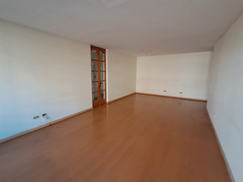 Departamento En Arriendo De 3 Dorm. En Las Condes