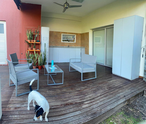 Casa En Venta - 5 Dormitorios 4 Baños - Hudson