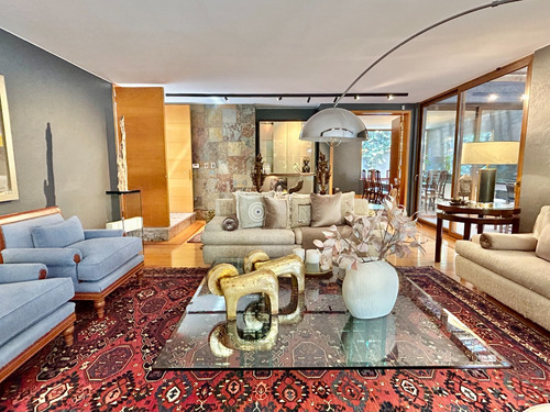 Amoblada / Exclusiva Casa De 6 Dormitorios En Condominio
