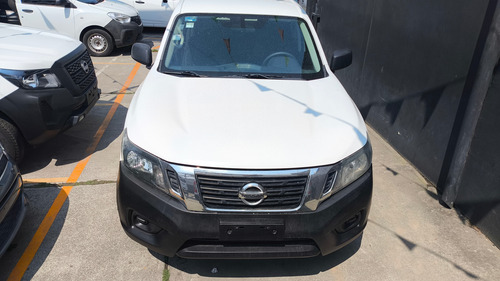 Nissan NP300 2.4 Doble Cabina Se Aa Pack Seg Mt