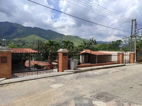 Casa En Naguanagua, La Entrada