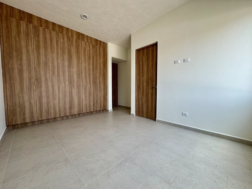 Ambiente Tranquilo, Amplio Jardín- La Vista Residencial