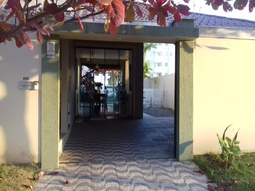 Imagem 3 de 18 de Casa Com 01 Suíte + 02 Dormitórios, Espaço Gourmet, 03 Vagas De Garagem, Centro, Camboriú, Sc. - Ca00001 - 32829545
