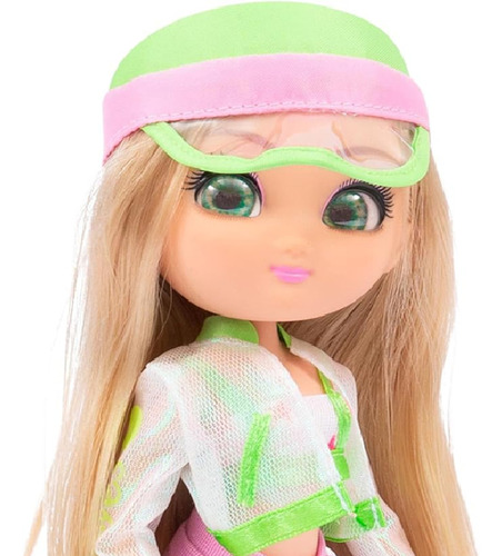 Muñeca Unique Eyes Light Up & Go Amy Con Scooter