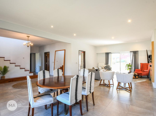 Imagen 7 de 30 de Casa En Venta 4 Dormitorios Piscina Fisherton Rosario