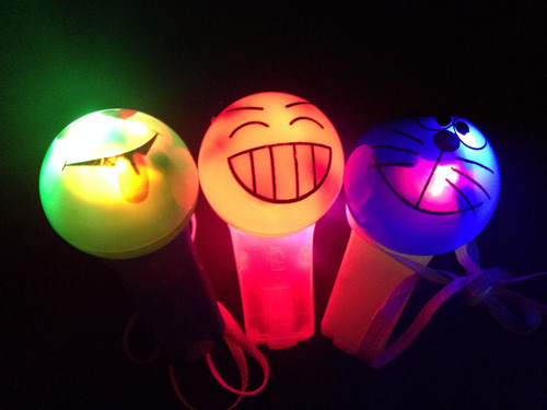 Imagen 2 de 10 de 6 Silbatos Smile Led Luminosos Pack Cotillon Combo Fiesta