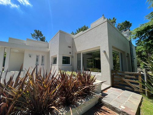 Casa A La Venta En Alamos I, Pinamar.