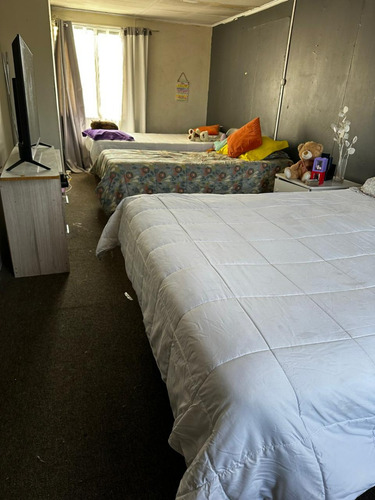 Casa En Venta En Los Ministros, Barrio Las Rosas. Maipú