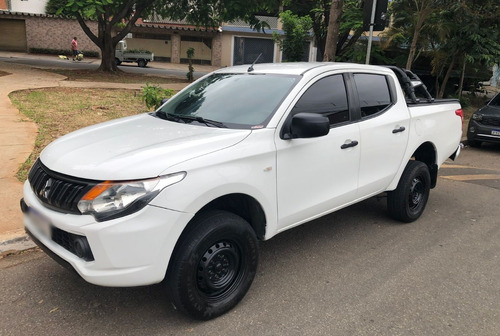 Mitsubishi L200 2.4 Triton Sport Gl Cab. Dupla 4x4 4p