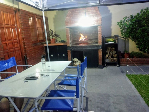 Imagen 4 de 22 de Venta De Casa De 3 Dormitorios En Los Hornos, La P