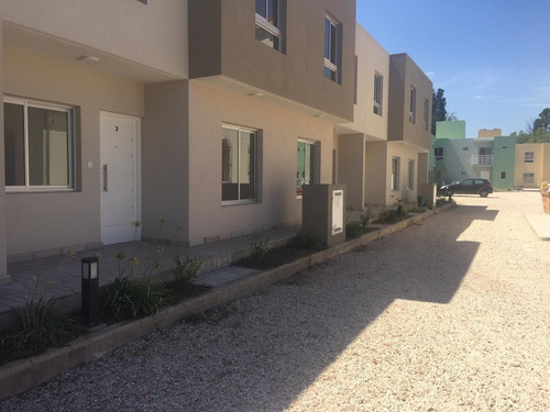 Imagen 5 de 30 de En Venta. Amplia Dupl 125m2 + Patio La Giustina Ii
