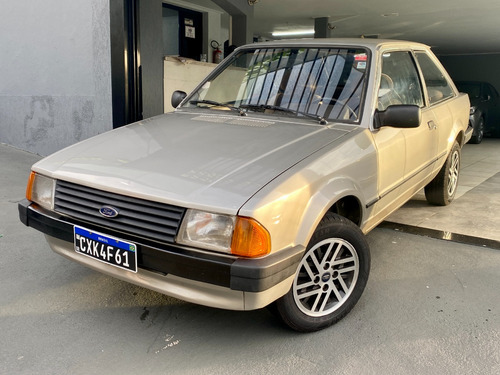 Ford Escort L 1,6 Alcool 