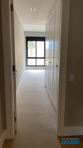 Casa Em Condomínio - Tamboré - Sp - 631020