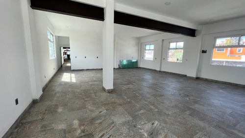 Local En Renta Boulevard Euquerio Guerrero 79 M2 Tercer Nivel