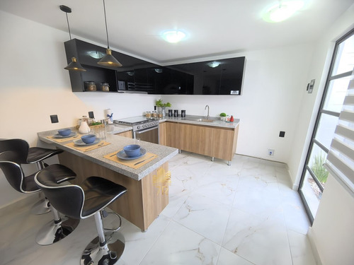 Casa Nueva En Querétaro Con Recámara Y Baño Privado En Planta Baja