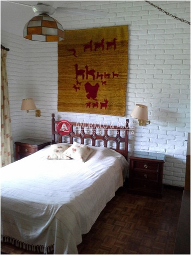 Casa En Zona De Playa Brava Y Aidy Grill- Ref: 5328