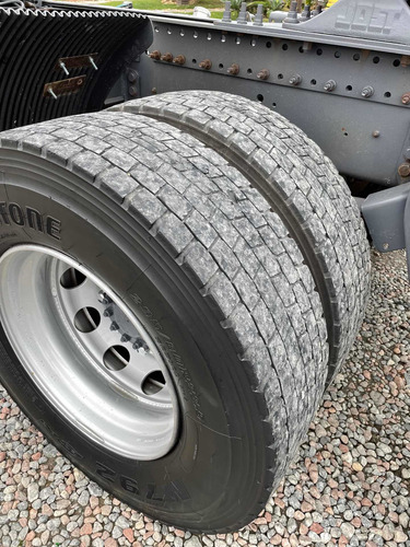 Imagem 13 de 25 de Volvo Fh 440