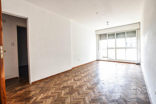 Venta Departamento 2 Dormitorios Con Cochera Retasado