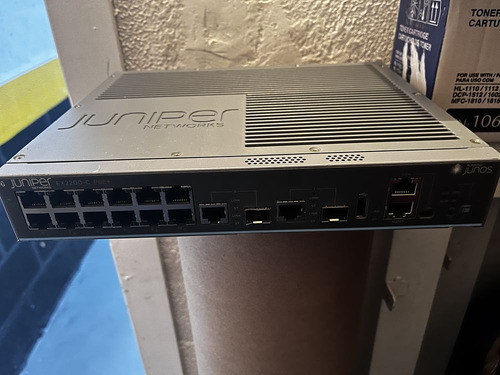 Switch 12 Portas Gigabit Poe Gerenciavel 2 Sfp - Juniper (Usado)