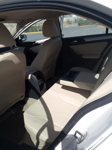 Volkswagen Jetta 2.5 Style Tiptronic At