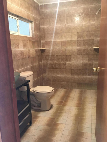 Casa En Renta En León, Moderno León, Gto.oficinas O Consultorios Puede Ser Con Jardin De 160m2