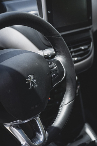 Imagen 6 de 22 de Peugeot 208 1.6 Feline 2018 70.000km