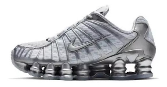 primeiro nike shox lançado