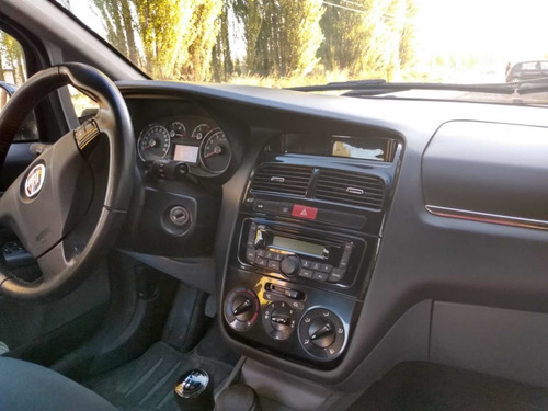 Fiat Linea 2013 1.8 Absolute 130cv
