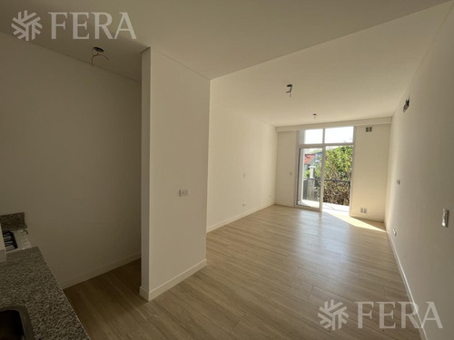 Venta De Departamento 1 Ambiente Con Balcón Y Parrilla En Bernal (29482)