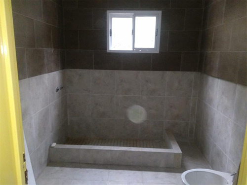 Casa De 4 Ambientes Con Piscina En Venta