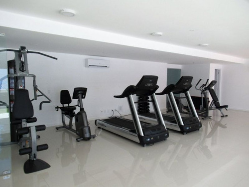 Venta Apartamento 2 Dormitorio Y Servicio, Playa Brava