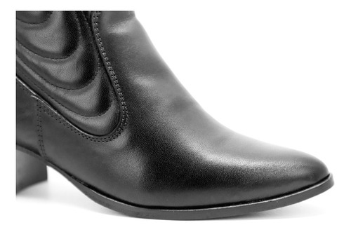 Imagem 3 de 8 de Bota Feminina Bico Fino Bordada Couro De Carneiro Preta