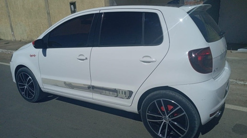 Imagem 3 de 7 de Volkswagen Fox 2014 1.6 Vht Rock In Rio Total Flex 5p