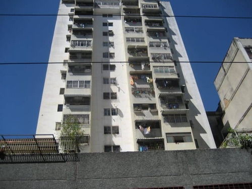 Se Vende Apartamento En La Candelaria Gran Oportunidad De Inversion Ye 