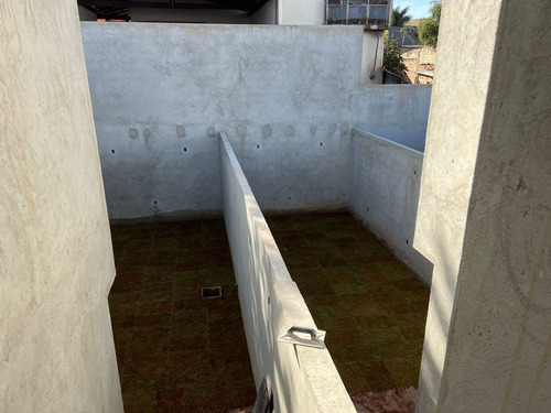 Imagem 9 de 22 de Ótima Casa Triplex De 3 Quartos No Xangrilá ! - 4208