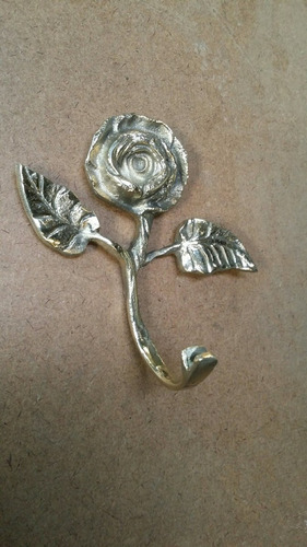 Percha Rosa En Bronce